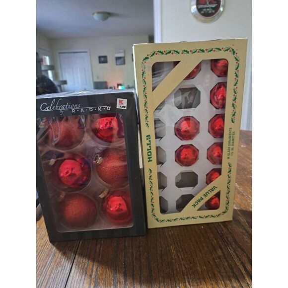 Vintage Red Glass Christmas Holiday Tree Ornaments Glass Balls - Picture 1 of 6